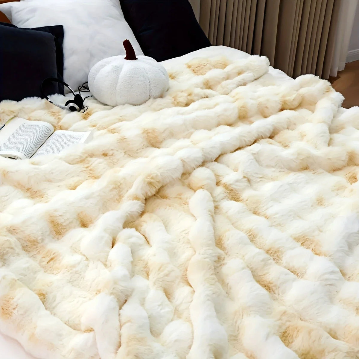 Faux Rabbit Fur Luxury Bubble Throw Blanket | Soft & Warm | 2 Sizes | 11 Colours