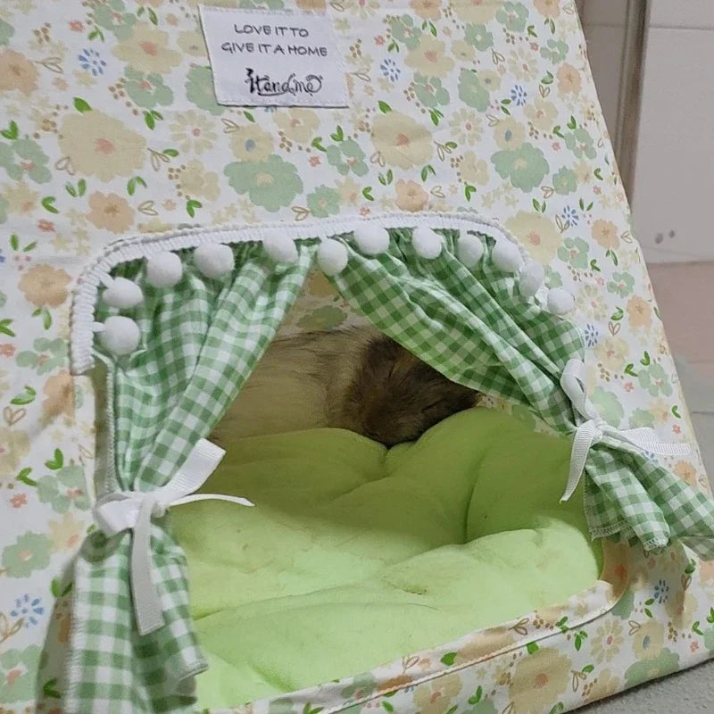 Small Pet Tent Hideout House | Floral Cotton Sleeping Tent for Rabbits, Guinea Pigs & Hamsters | 36x36x30cm